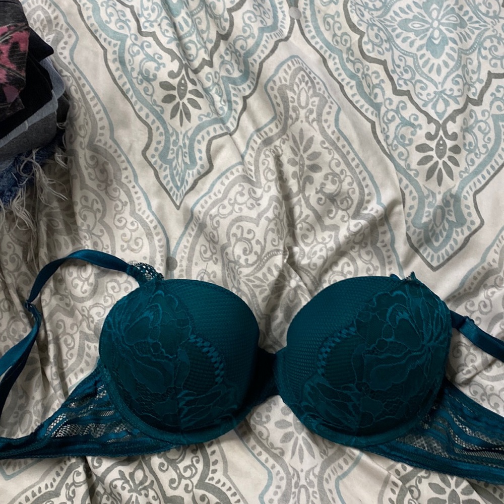 Auden Apex High Plunge push up bra